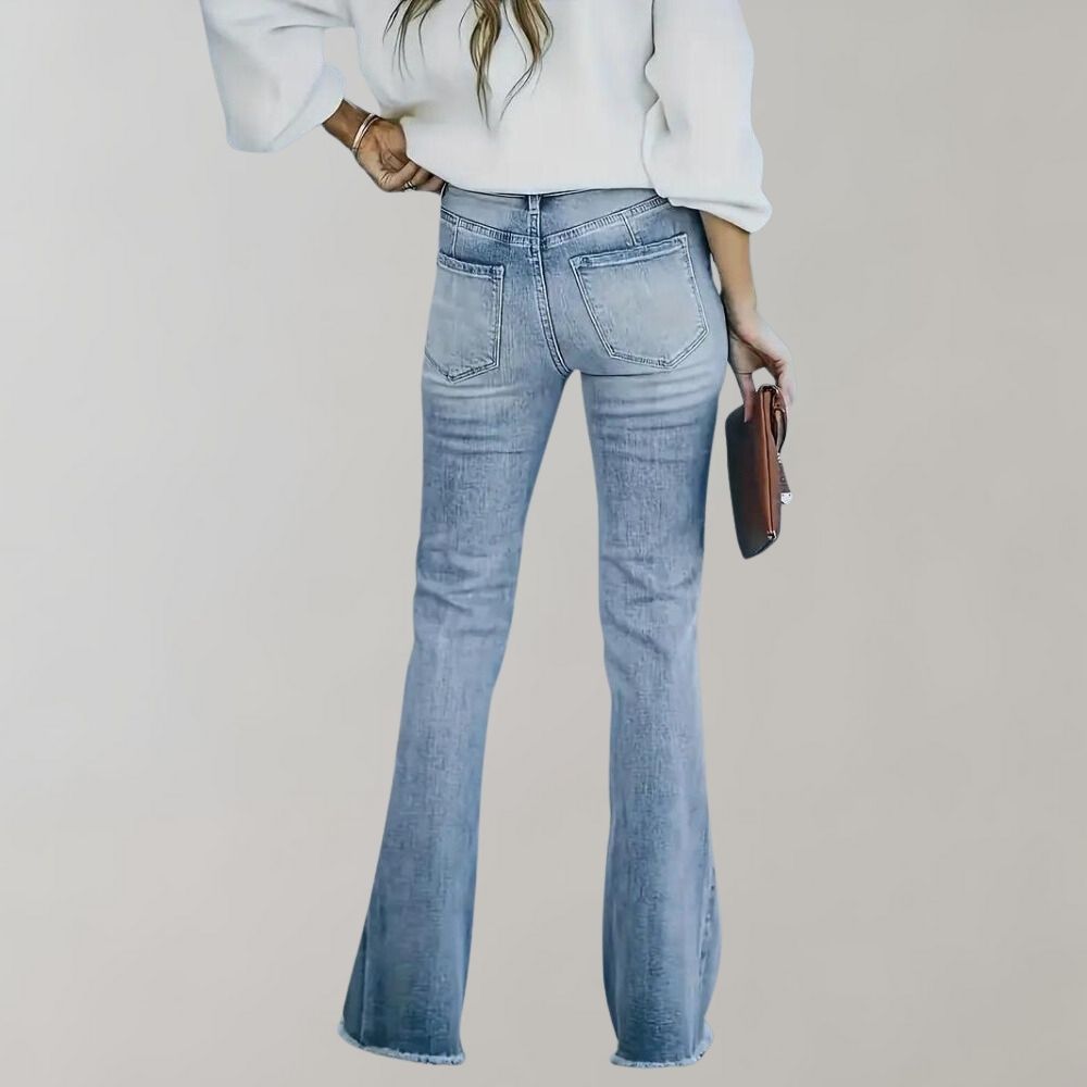 Comfortable &amp; Flattering women’s bootcut jeans – flared design, stretchy denim, for everyday wear