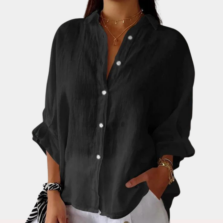 Breathable women’s blouse – comfortable fit, lightweight fabric, for summer outings