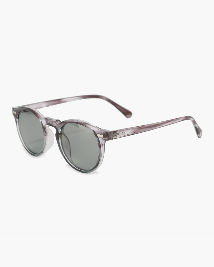 Lightweight men’s polarized sunglasses – modern design, UV400 protection, for casual and sports activities