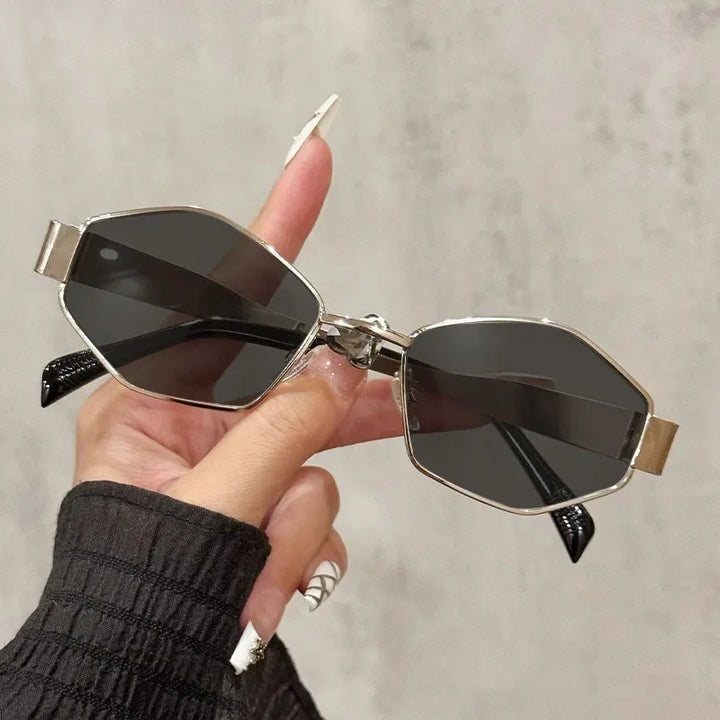 Lightweight women’s sunglasses – polygonal design, metallic frame, for everyday wear
