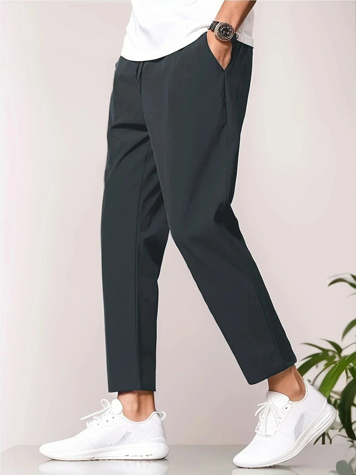 Lightweight &amp; casual men’s Pants – comfortable fit, breathable fabric, for everyday wear