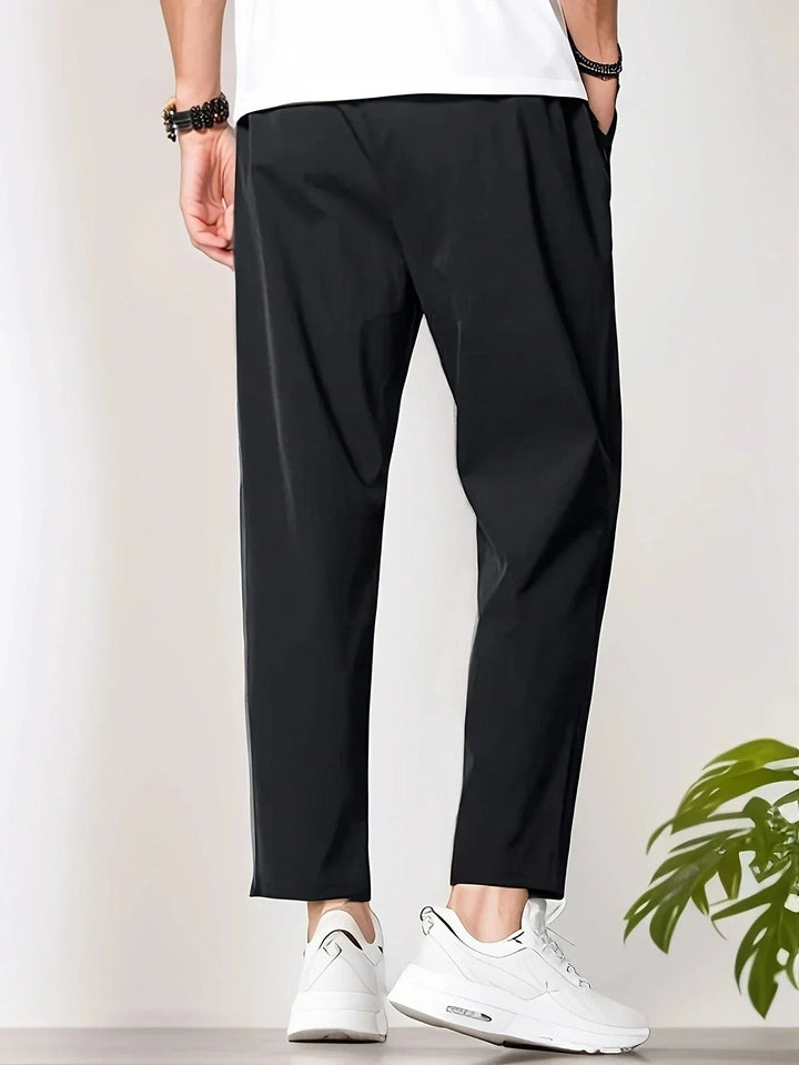 Lightweight &amp; casual men’s Pants – comfortable fit, breathable fabric, for everyday wear