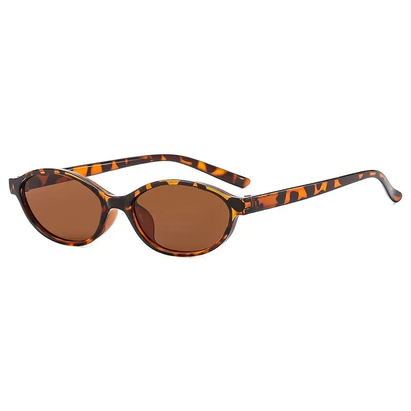 Lightweight women’s sunglasses – retro oval design, leopard print, for everyday wear