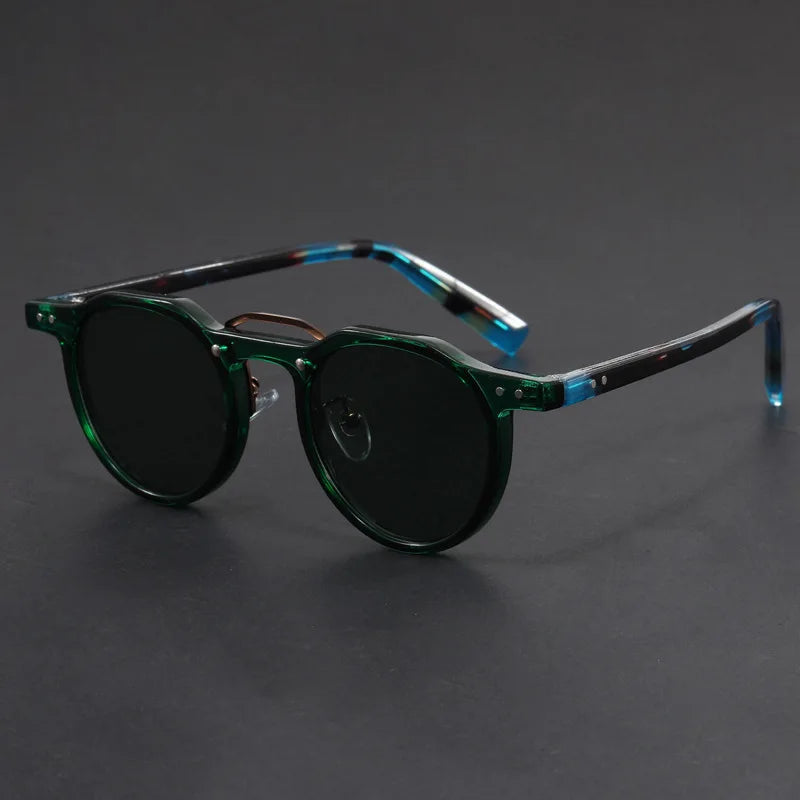 Robust men’s sunglasses – classic round design, lightweight material, for everyday wear