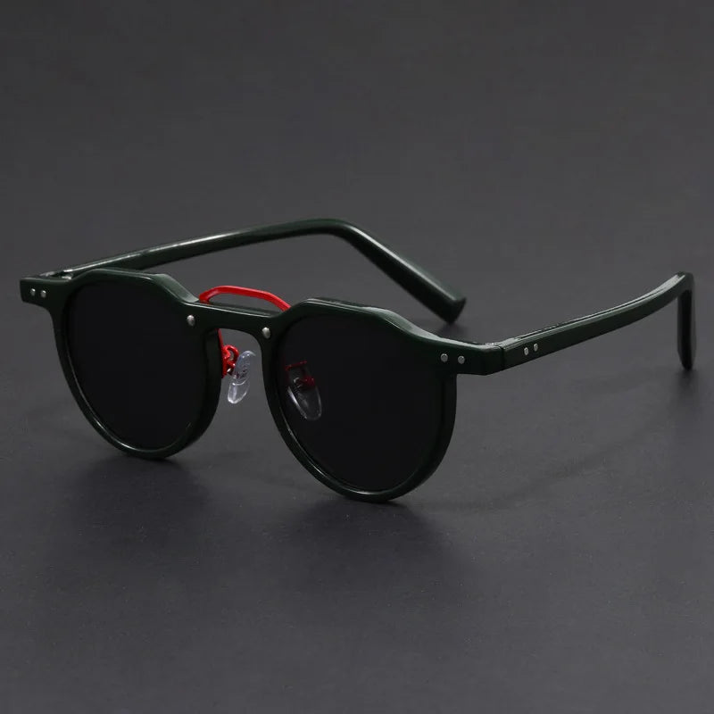 Robust men’s sunglasses – classic round design, lightweight material, for everyday wear