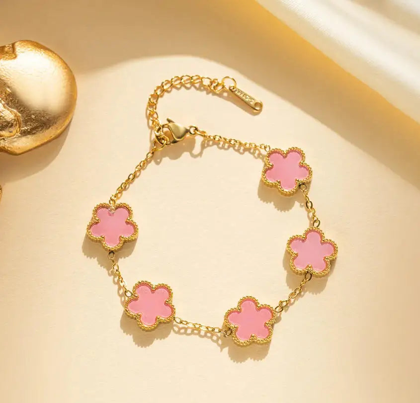 Bracelet Stainless Steel Double Sided Clover Petal Design Gold Plated Five Leaf Charms Gift Idea for Moms Fall 2026