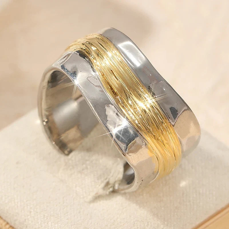 Two-Tone Ring With Hand Carved Geometry – Geometric Daily Wear jewelry, Fall 2026 Trend