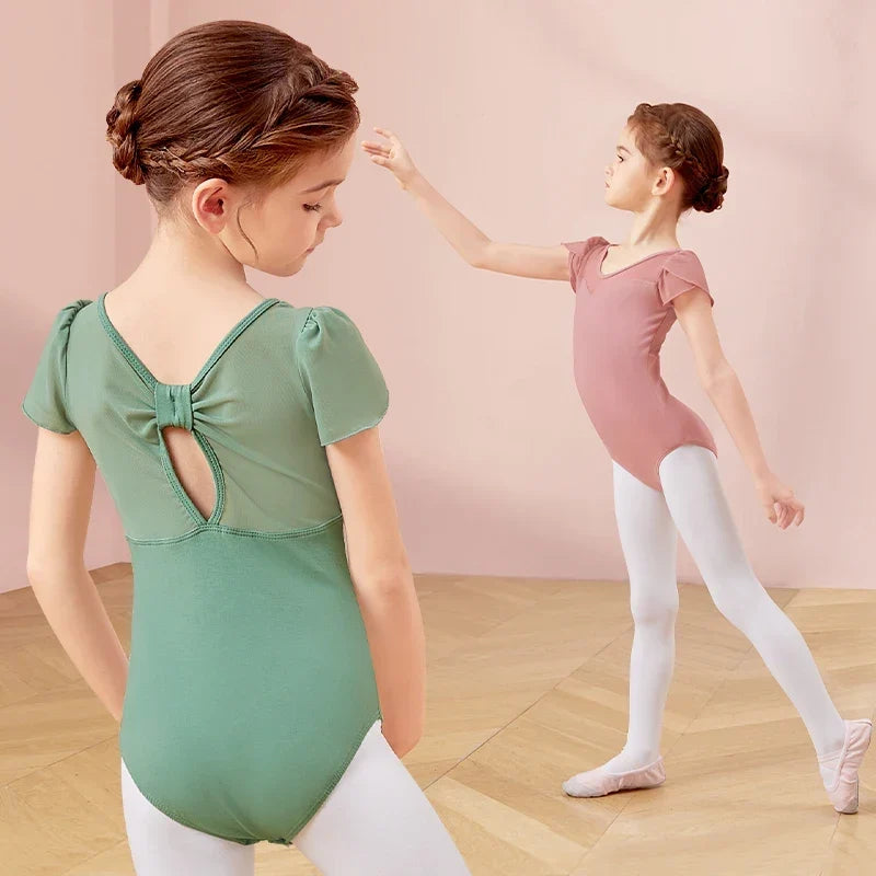 Stretchy girls&