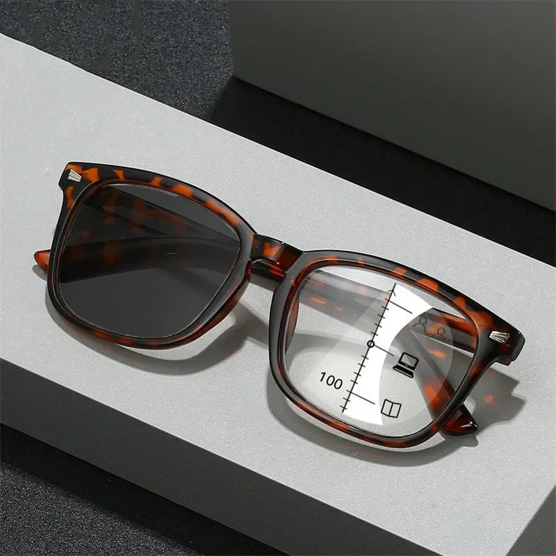 Photochromic Reading Sunglasses Multifocal Glasses Fall 2026 color Changing Progressive Presbyopia Lenses Outdoors