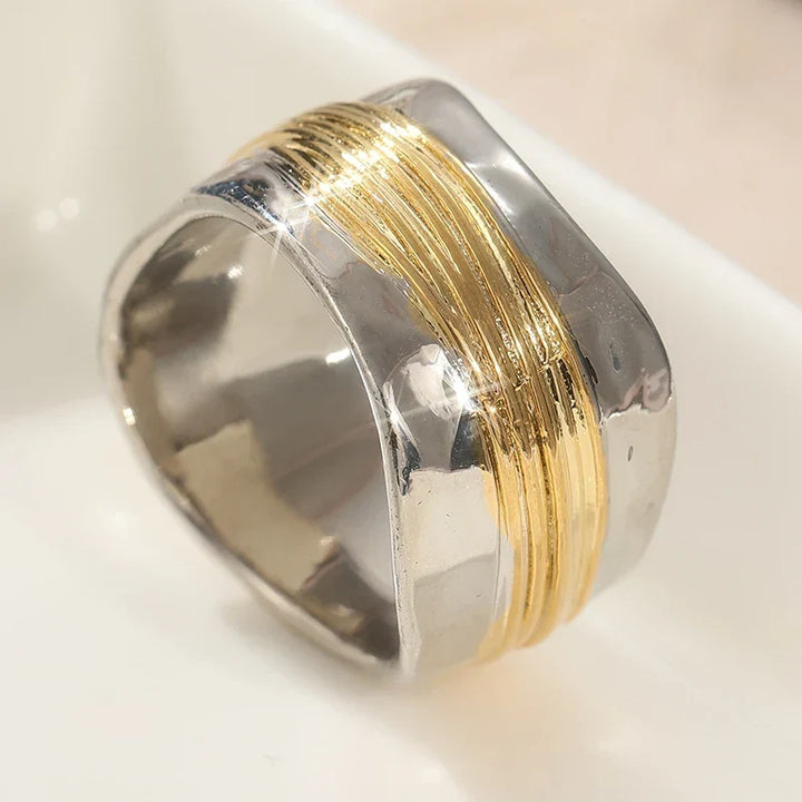 Two-Tone Ring With Hand Carved Geometry – Geometric Daily Wear jewelry, Fall 2026 Trend