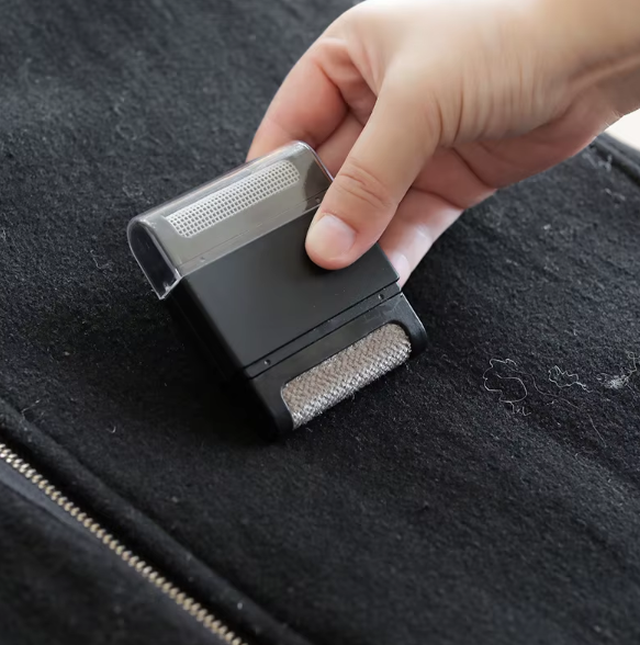 Mini Lint Remover Manual Hair Ball Trimmer - Portable Sweater Shaver for Clothes, Pet Hair &amp; Fuzz Removal Tool