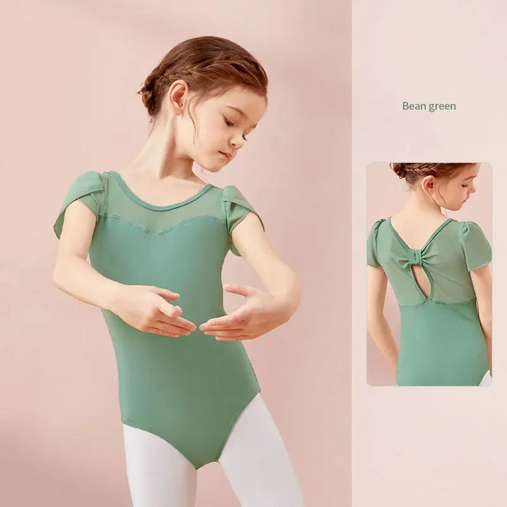 Stretchy girls&