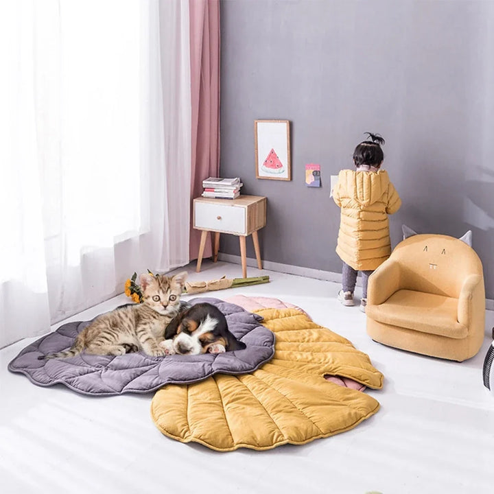 Fashion Creativity Leaf Heart Shaped Blanket Carpet for Child Pet Cat Dog Mat Home Decor