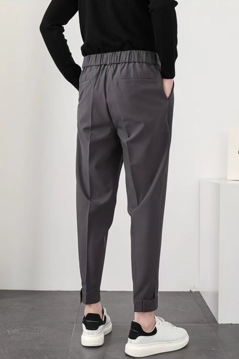 Sophisticated men’s Pants – tailored fit, durable fabric, for formal occasions