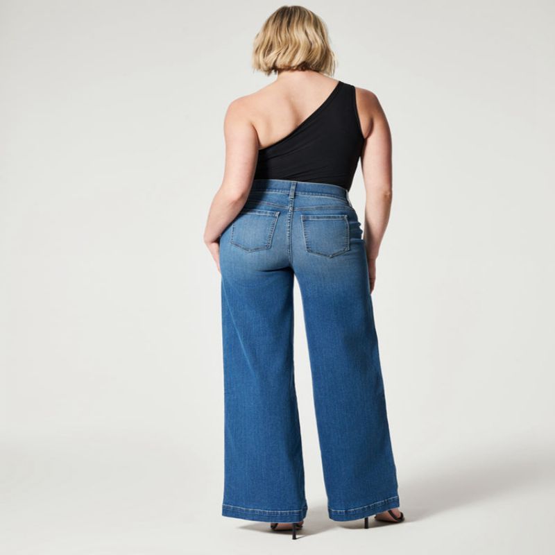Stretchy and Flattering Women’s Wide-Leg Jeans - High-Rise Knitted Denim, Smooth Waistband, Weekend