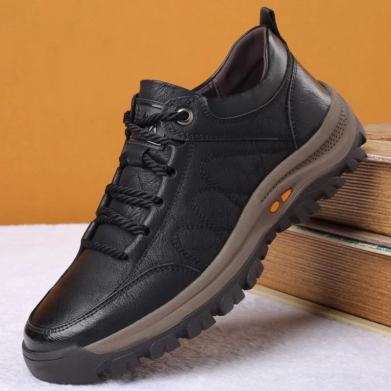 Hand-Sewn Leather Leisure Shoes for Men, Waterproof, Comfortable, Non-Slip Rubber Sole, Lightweight for Outdoor Activities
